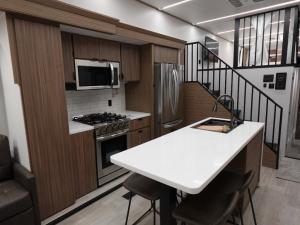 Wildwood Grand Lodge 42VERANDA Photo