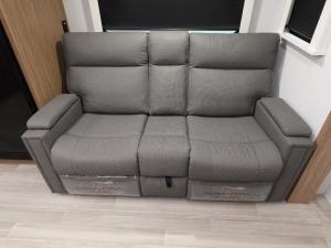 Passport Super Lite 2450RK Photo