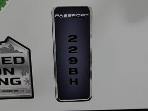 Passport Super Lite 229BH Photo