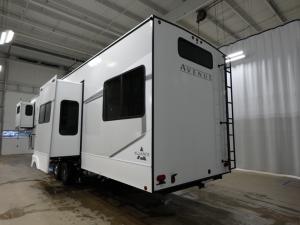 Avenue 38DBL Photo