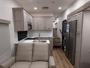 Avenue 38DBL Photo