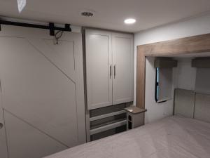 Avenue 38DBL Photo