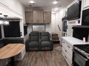 Eagle HT 29DDB Photo