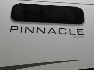 Pinnacle 32RLTS Photo