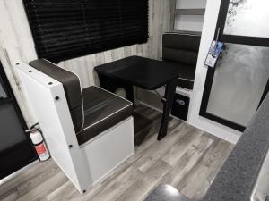 Rove Lite 14FL Photo