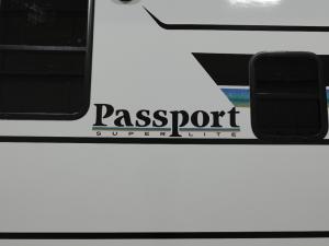 Passport Super Lite 2700RK Photo