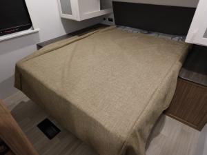 Passport Super Lite 2700RK Photo