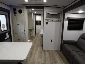 Northern Spirit Ultra Lite 2565FK Photo