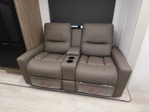 Freedom Express Ultra Lite 22MLS Photo