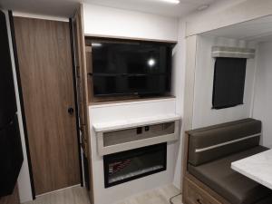 Freedom Express Ultra Lite 252RBS Photo