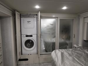 Armada 40P Photo