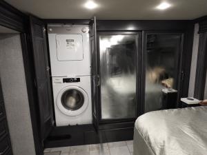 Armada 40P Photo