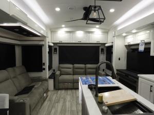 Pinnacle 32RLTS Photo