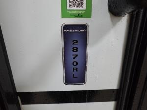 Passport Super Lite 2870RL Photo