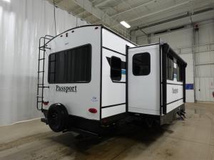 Passport Super Lite 2870RL Photo