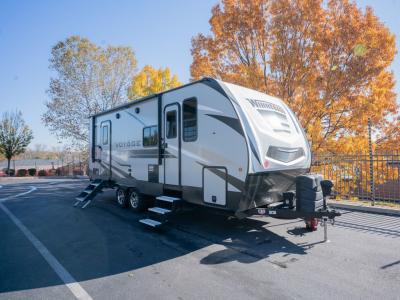 travel trailers for sale with king size bed
