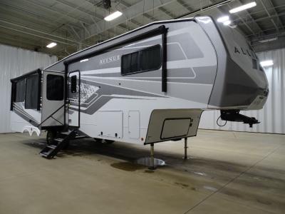 New Floorplan! Super Short Fifth Wheel RV from Alliance! Avenue 22ML! 