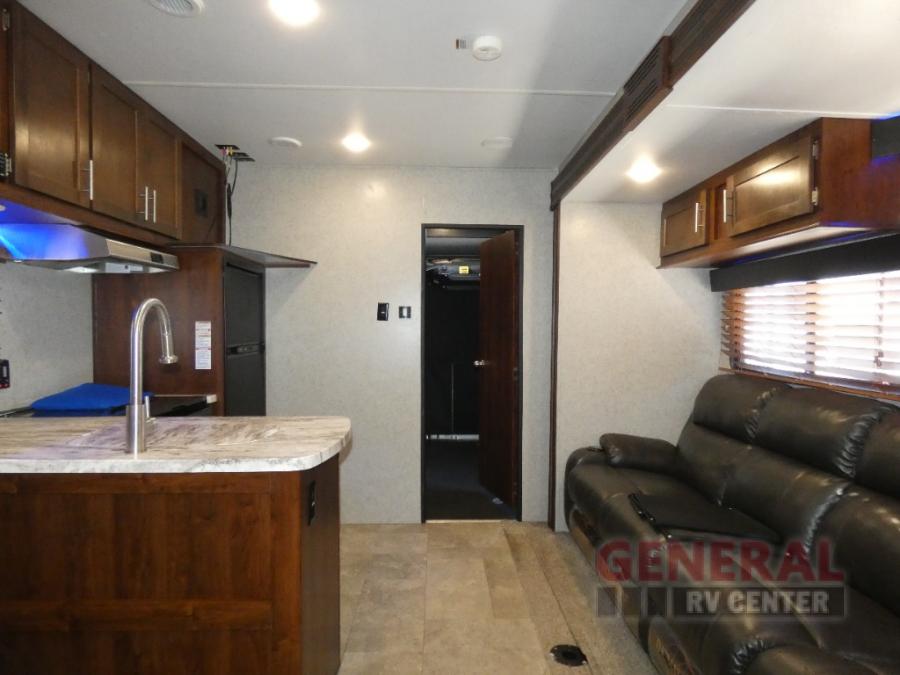 Used 2019 Forest River RV Vengeance Rogue 31V Toy Hauler Travel Trailer ...