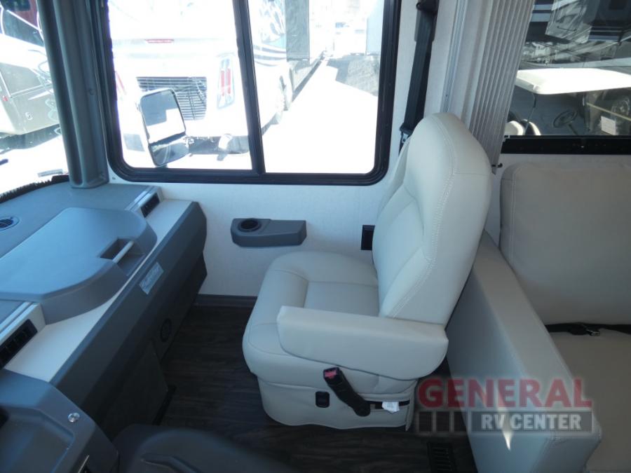 2024 Winnebago 33k