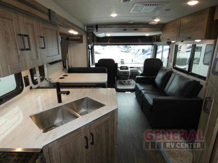 2024 Winnebago 33k