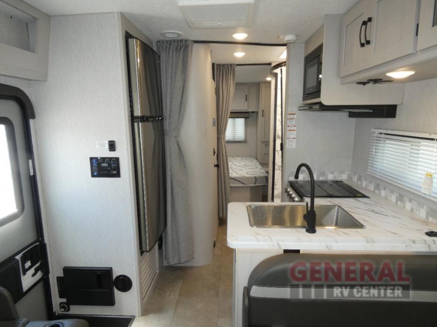 Used 2023 Coachmen RV Freelander 27QB Chevy Motor Home Class C at ...