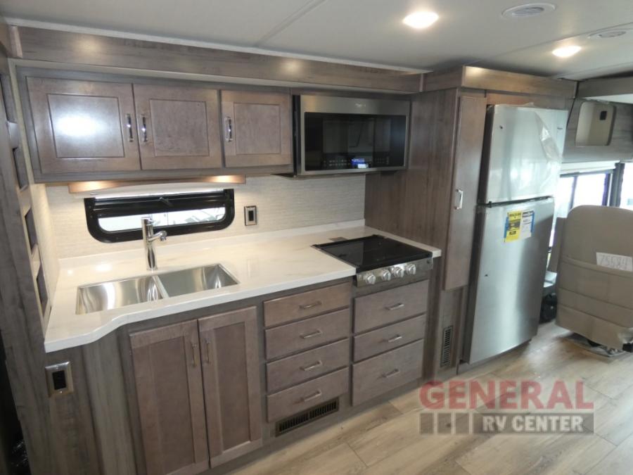 2025 Winnebago 38w