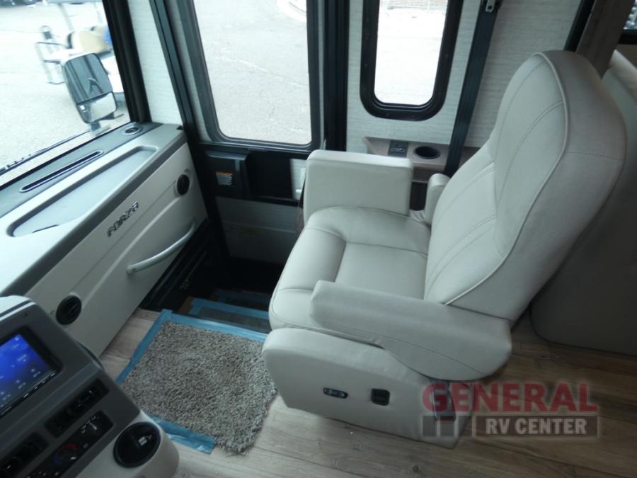 2025 Winnebago 38w