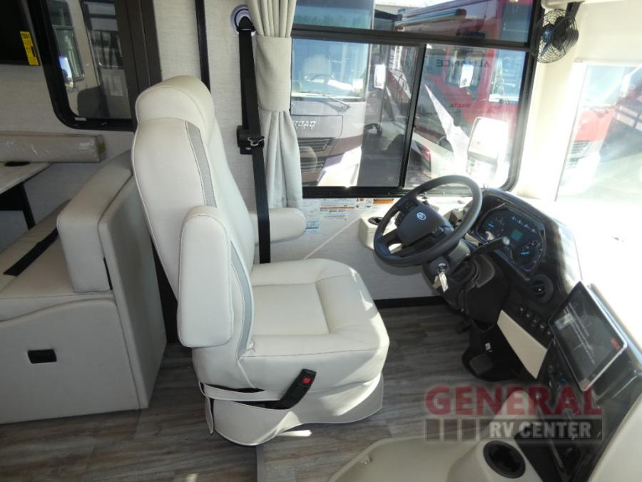 2025 Thor Motor Coach dd35