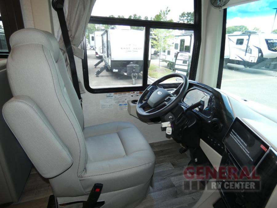 2025 Thor Motor Coach 38k