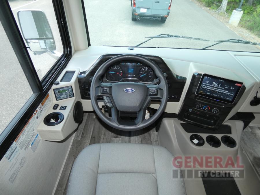 2025 Thor Motor Coach 38k