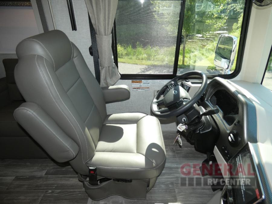 2025 Thor Motor Coach hurricane 29m