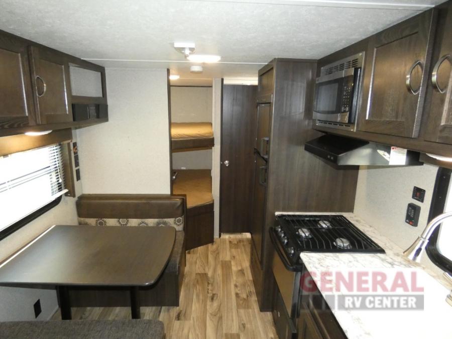 2018 Keystone RV summerland 2600tb