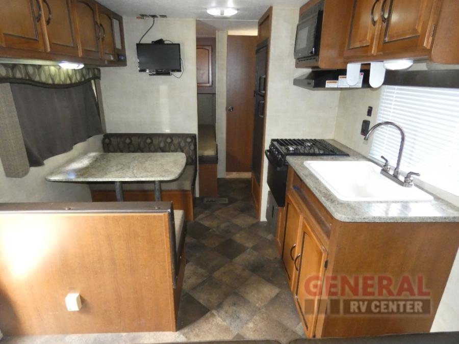 2014 Keystone RV summerland 2600tb