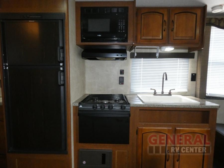 2014 Keystone RV summerland 2600tb