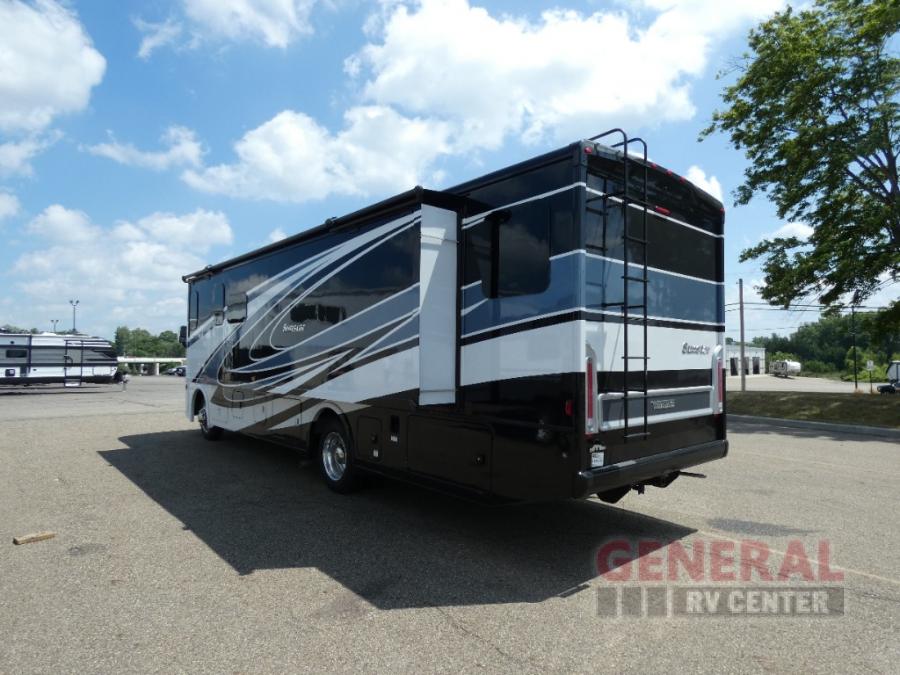 2024 Winnebago 33k