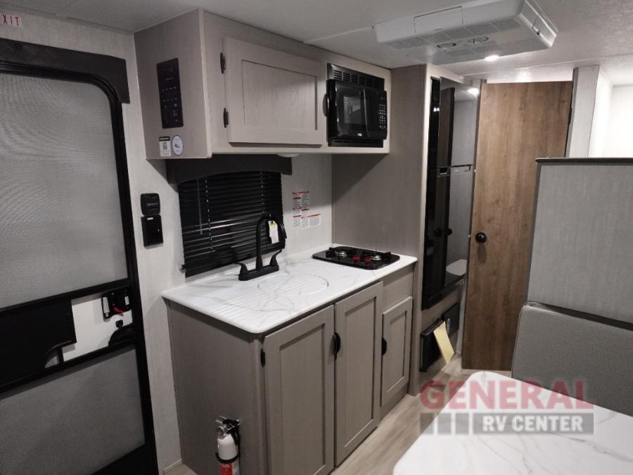 2025 Coachmen RV 17cbh