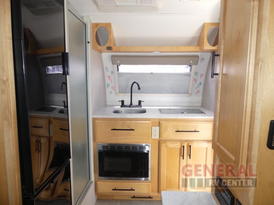 2019 Outdoors RV Manufacturing mini max