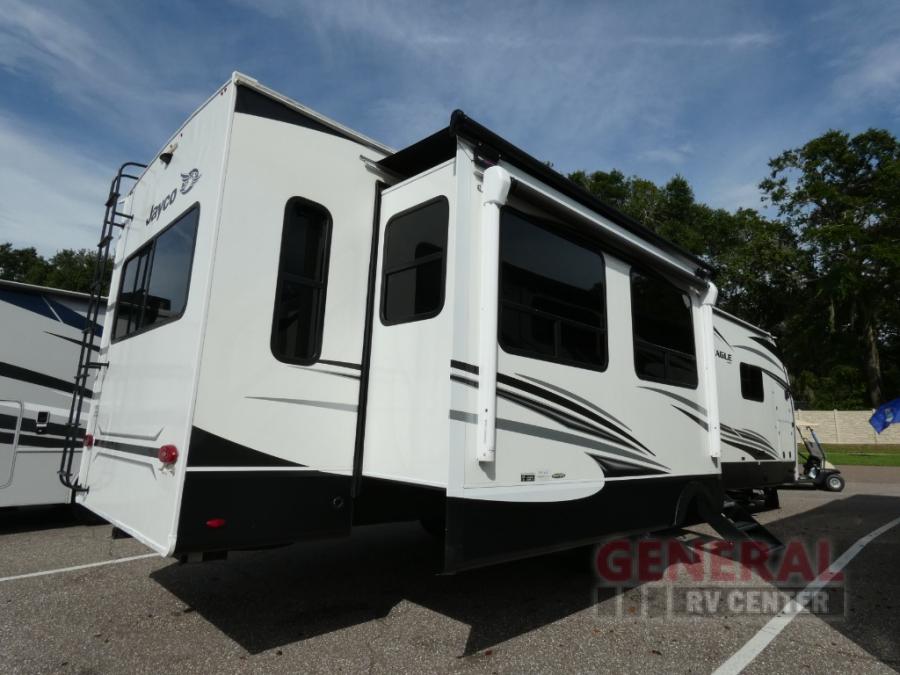RV listing image