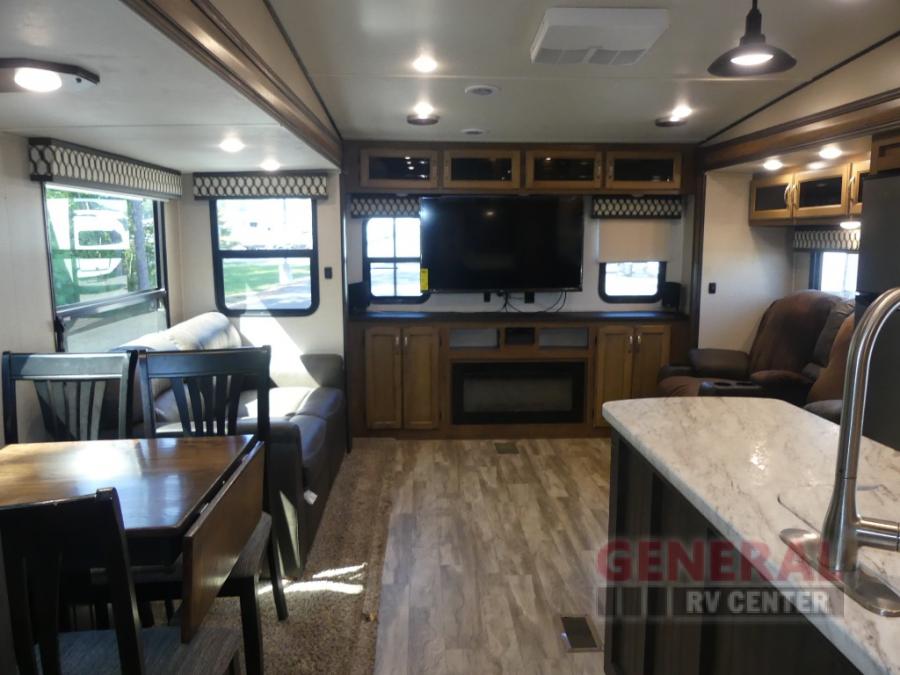 2020 Coachmen RV chaparral 30bhs