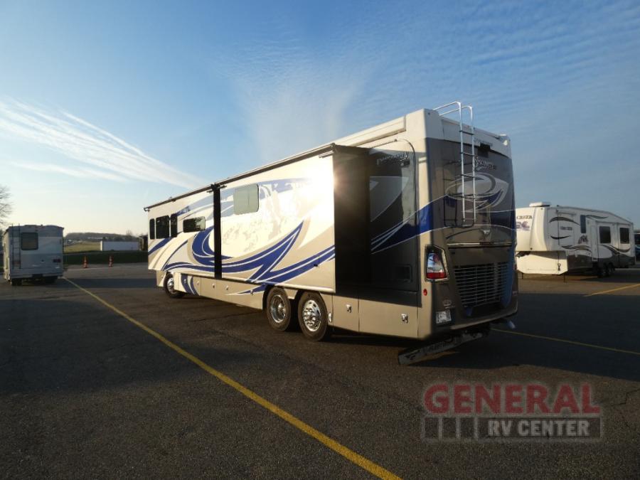 Used 2022 Fleetwood RV Discovery LXE 44S Motor Home Class A - Diesel at ...