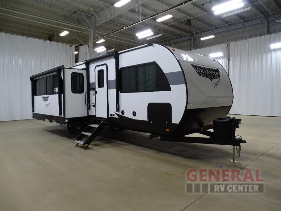 New 2024 Forest River RV Wildwood Platinum 27REX Travel Trailer at