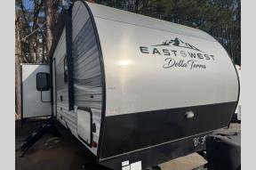 Used 2021 EAST TO WEST Della Terra 292MK Photo