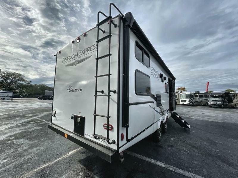 New 2023 Coachmen RV Freedom Express Ultra Lite 257BHS Travel Trailer ...