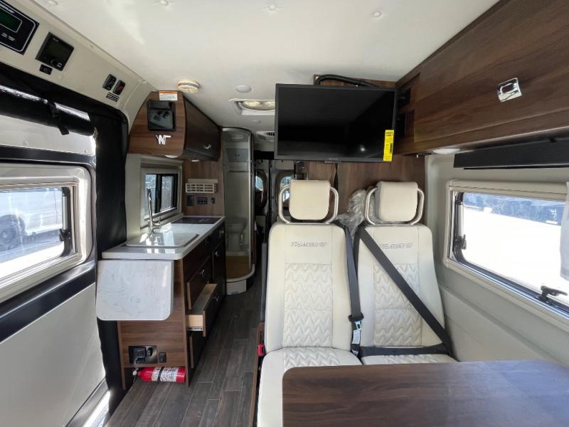 2023 Travato/59GL/2023 image-9