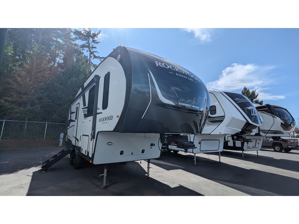 Used 2022 forest river rockwood ultra lite RVs in Barrington, NH, image size:1024x768