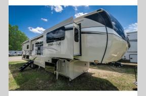 New 2022 Jayco Pinnacle 38FLGS Photo