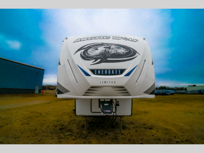 Front close-up showcasing the hitch and Cherokee Arctic Wolf logo.