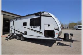 New 2022 CrossRoads RV Sunset Trail 212RB Photo