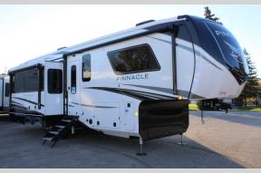 New 2025 Jayco Pinnacle 32RLTS Photo