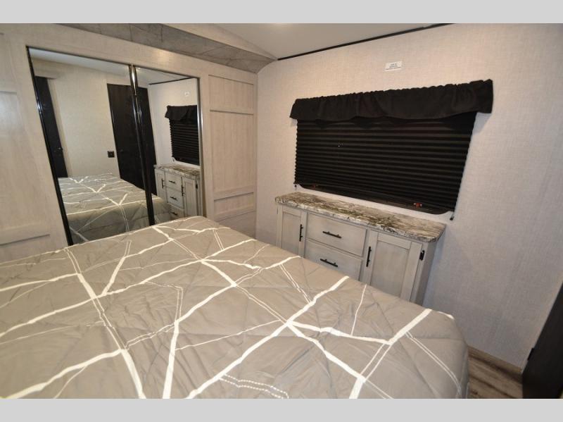 New 2023 CrossRoads RV Sunset Trail 330SI Travel Trailer at Hamilton's